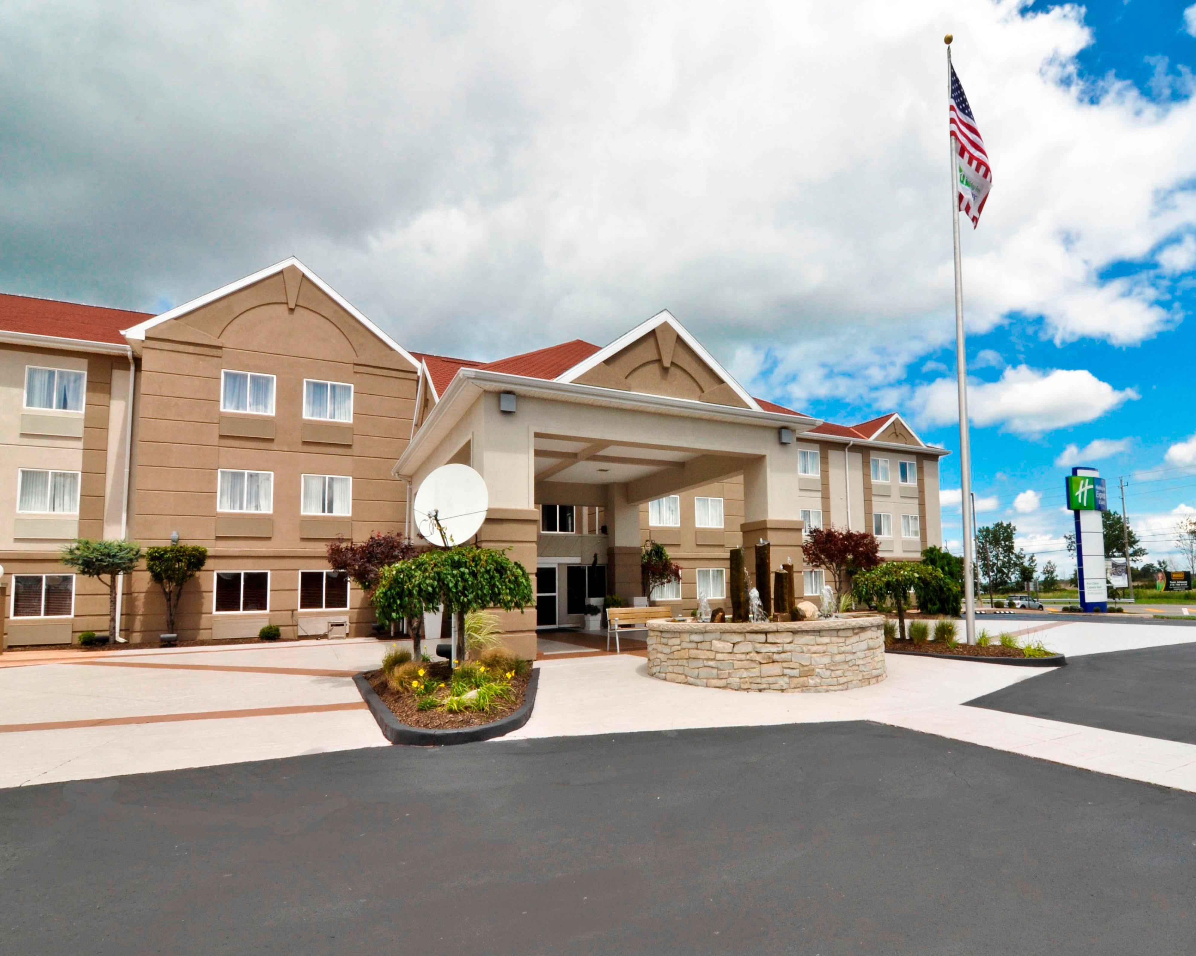 Holiday Inn Express Hotel & Suites Port Clinton-Catawba Island By Ihg Екстериор снимка
